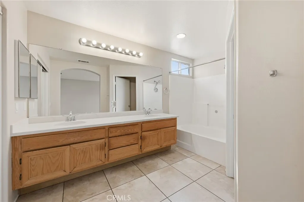 250 Settlers, Upland, California 91786 home-pic-18