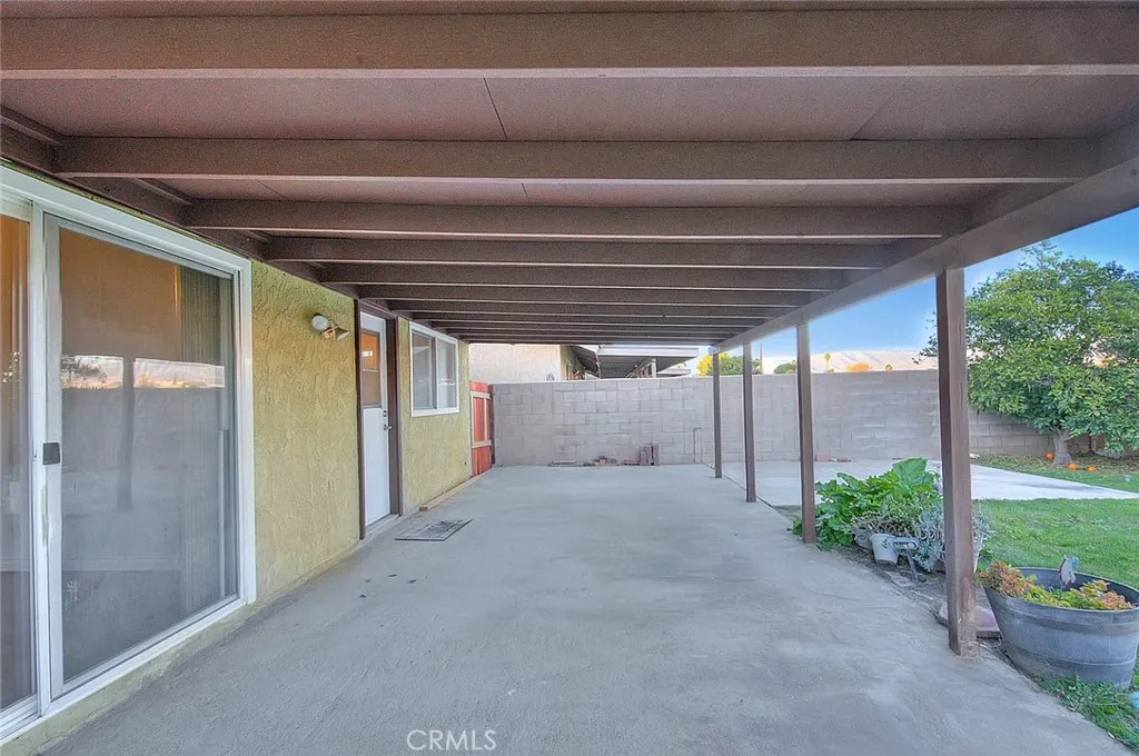 9121 Croce, Fontana, California 92335 home-pic-24
