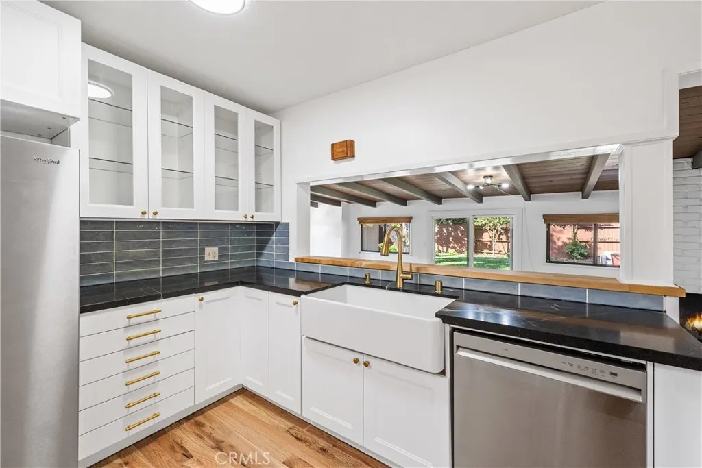 4425 Walnut Avenue, Long Beach, California 90807 home-pic-18