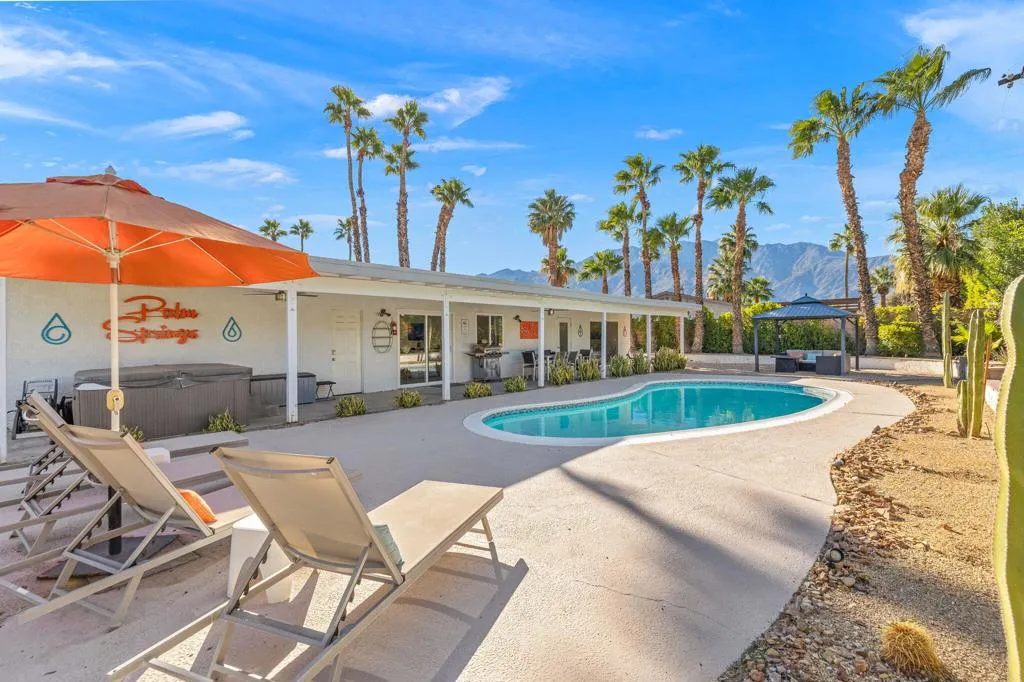 2304 E Bellamy Pool 2