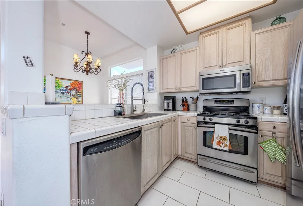 3330 W Orange, Anaheim, California 92804 home-pic-12
