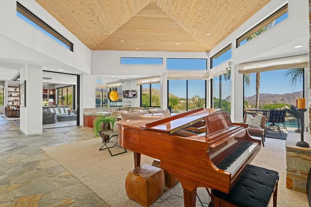 101 Netas Court, Palm Desert, California 92260 home-pic-38