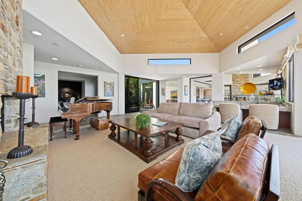 101 Netas Court, Palm Desert, California 92260 home-pic-39
