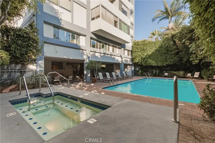 Pool/Jacuzzi