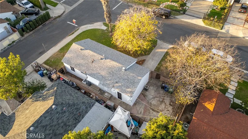 7826 Ben, North Hollywood, California 91605 home-pic-16