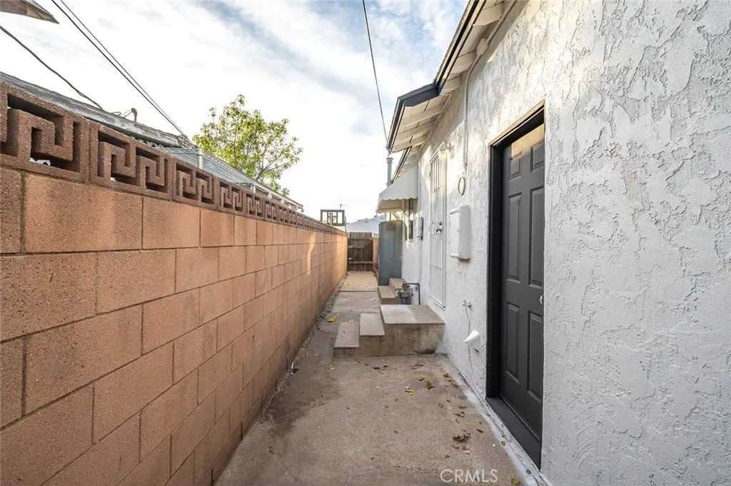 7826 Ben, North Hollywood, California 91605 home-pic-15