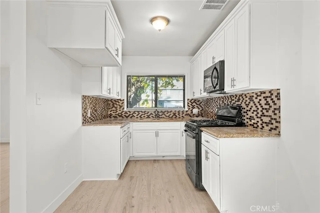 7826 Ben, North Hollywood, California 91605 home-pic-2