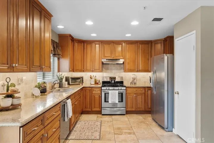 5825 Opal Court, Fontana, California 92336