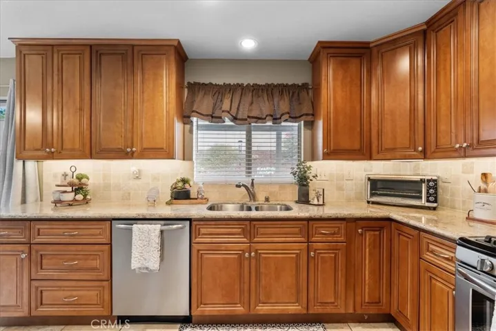 5825 Opal Court, Fontana, California 92336