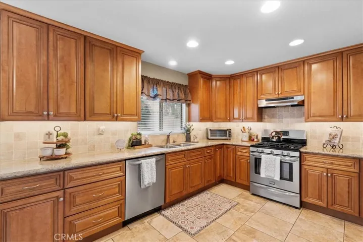 5825 Opal Court, Fontana, California 92336