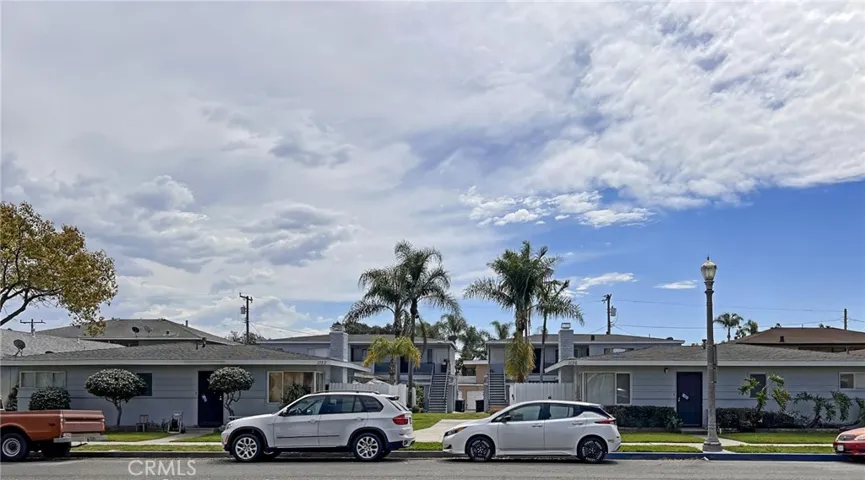1122 & 1126 W. Broadway