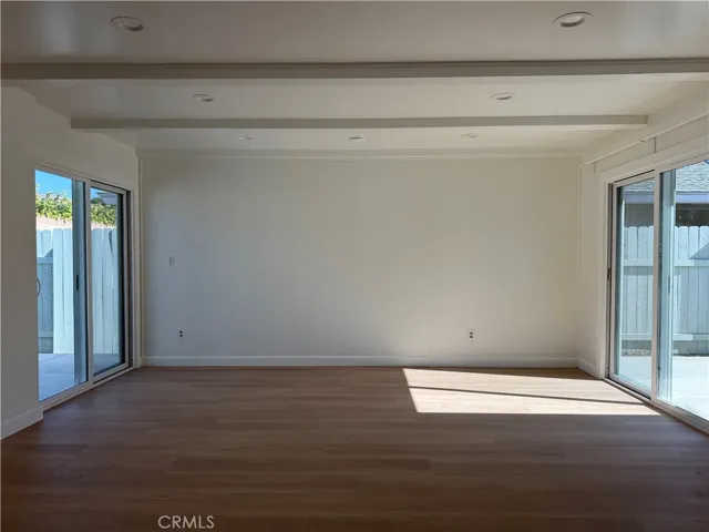 Bright and spacious dining room