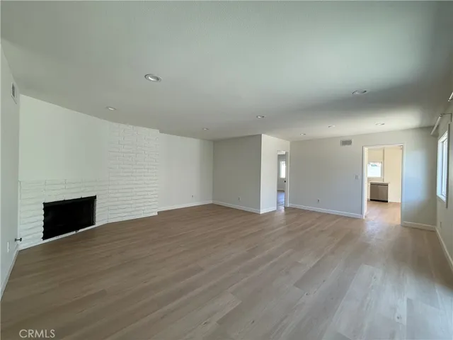 Bright and spacious living room