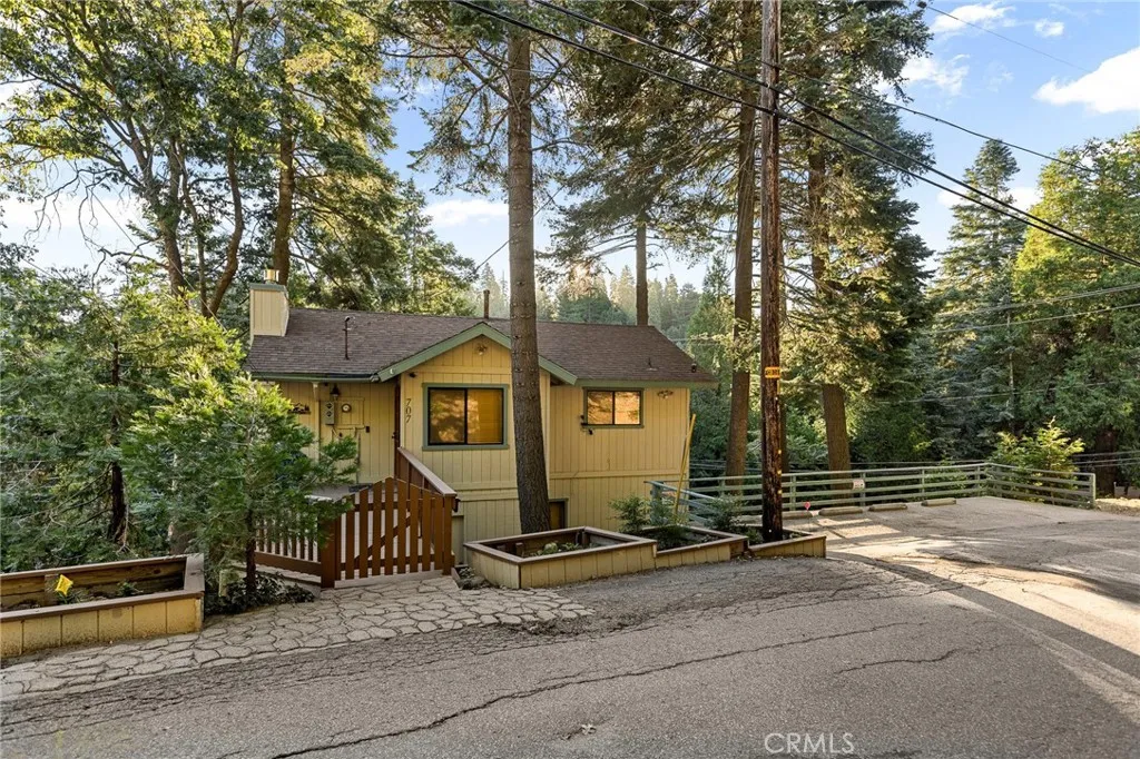 707 Virginia Court, Lake Arrowhead, California 92352 home-pic-1