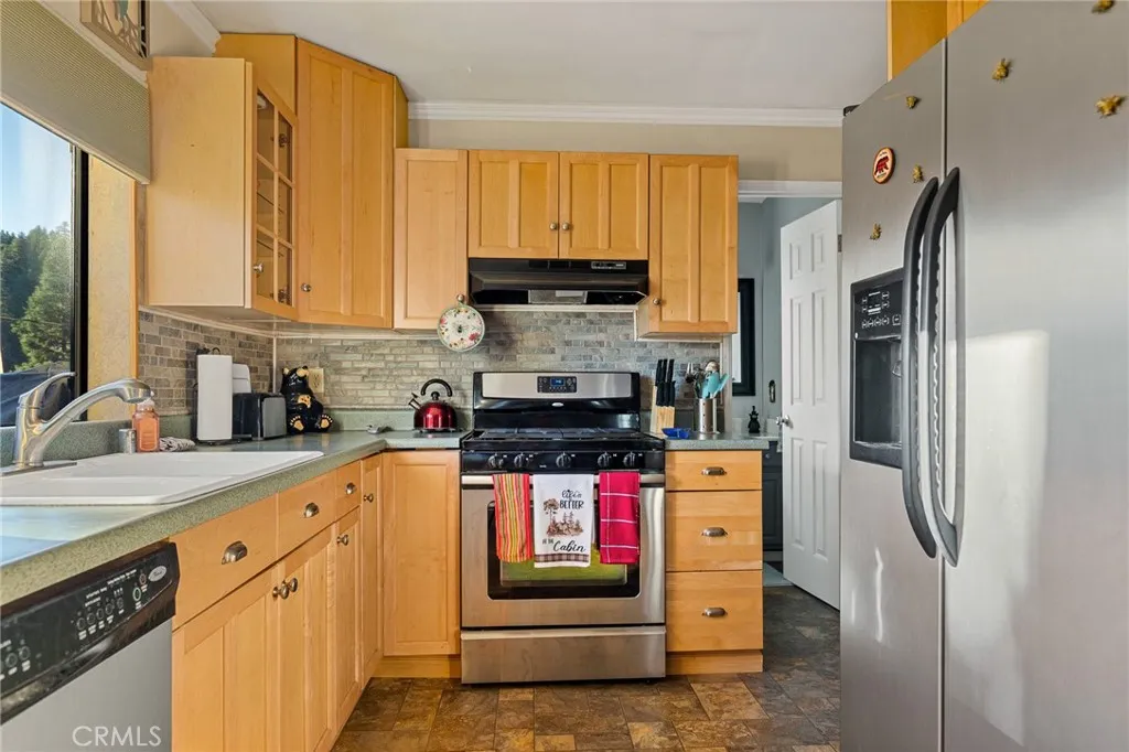 707 Virginia Court, Lake Arrowhead, California 92352 home-pic-11