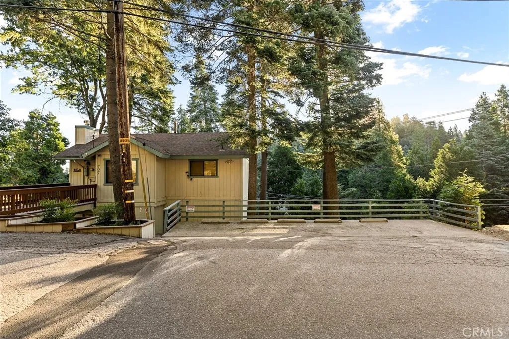 707 Virginia Court, Lake Arrowhead, California 92352 home-pic-2