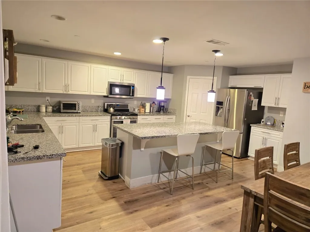 37507 Citron Place, Palmdale, California 93551 home-pic-16