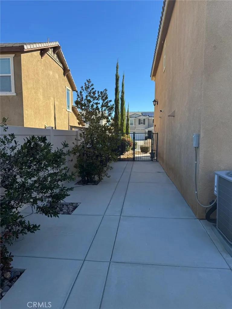 37507 Citron Place, Palmdale, California 93551 home-pic-9