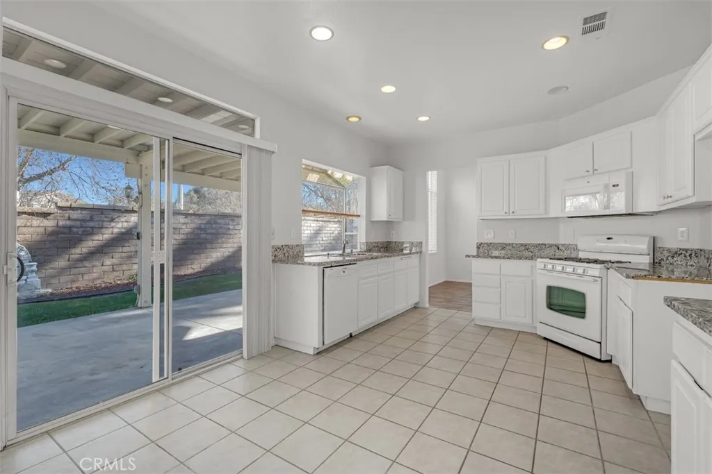 3059 Vera Cruz, Corona, California 92882 home-pic-17