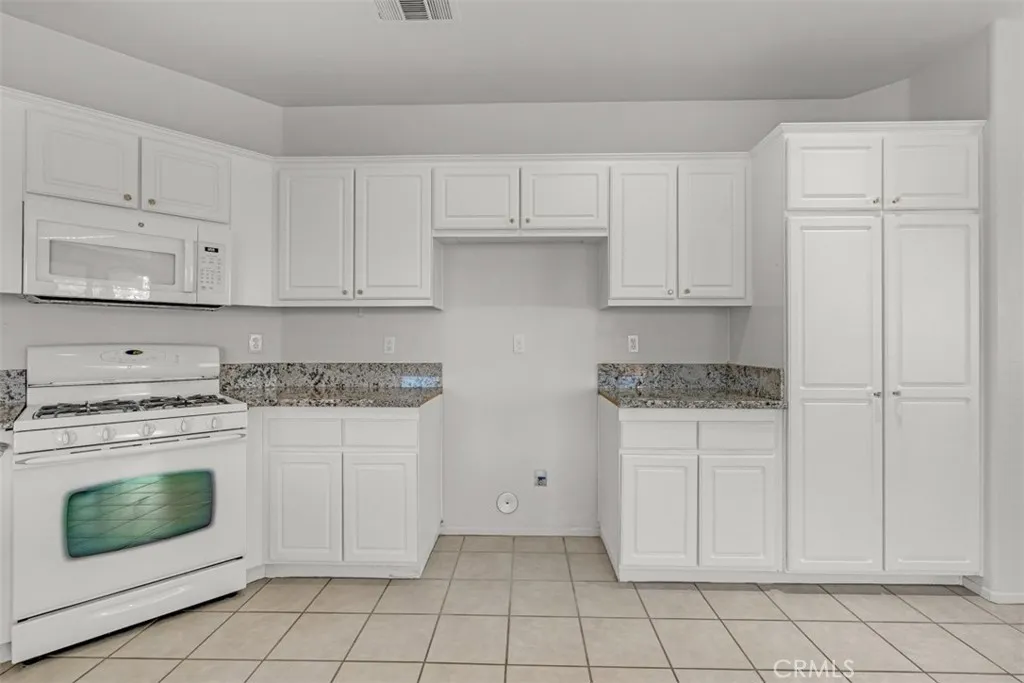 3059 Vera Cruz, Corona, California 92882 home-pic-14