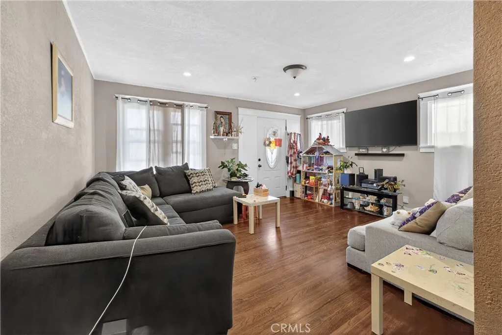 5710 Ruthelen, Los Angeles, California 90062 home-pic-7