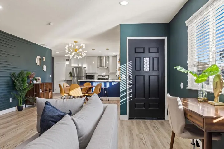 61664 Crest Circle Drive
