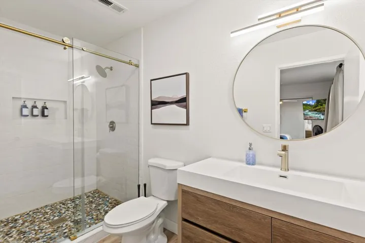 Primary Bedroom En-suite
