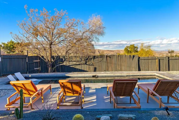 61664 Crest Circle Drive