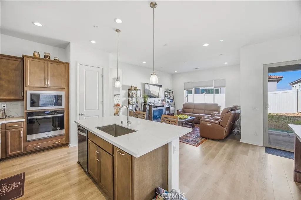 11894 Greenpeak, Corona, California 92883 home-pic-14