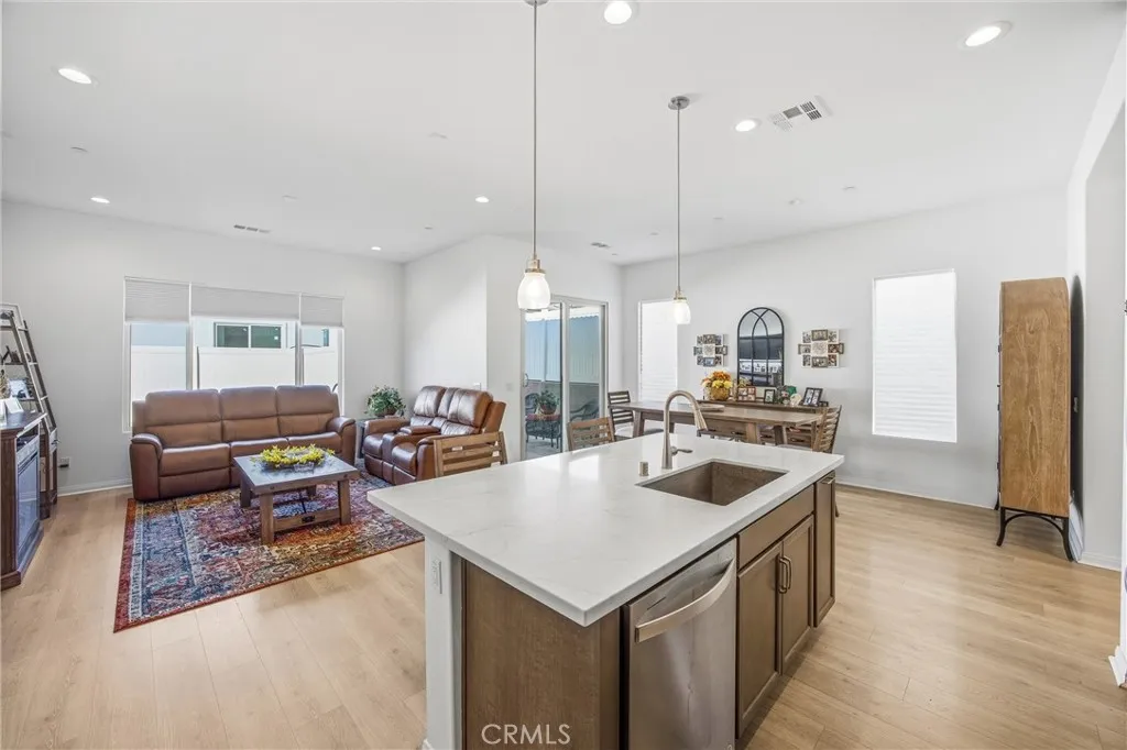 11894 Greenpeak, Corona, California 92883 home-pic-18