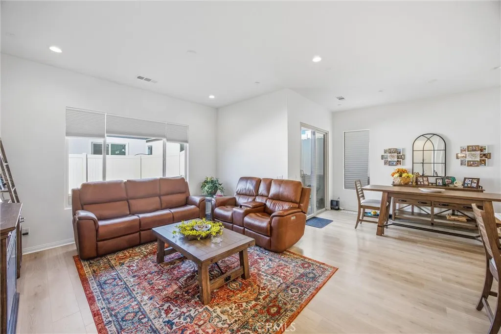 11894 Greenpeak, Corona, California 92883 home-pic-7