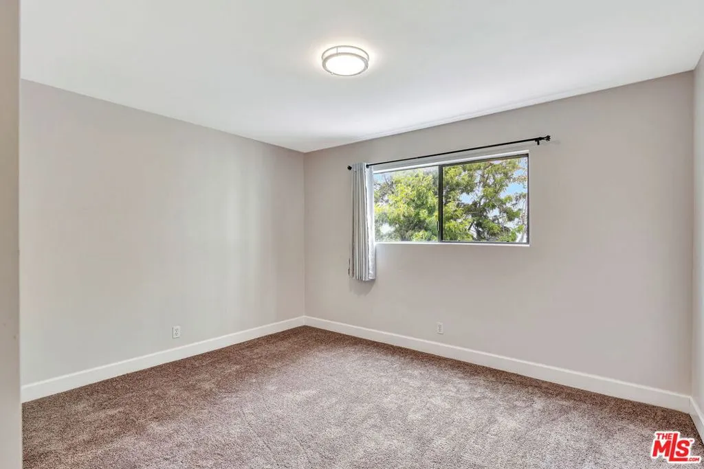 10982 Roebling Avenue 434, Los Angeles, California 90024 home-pic-16