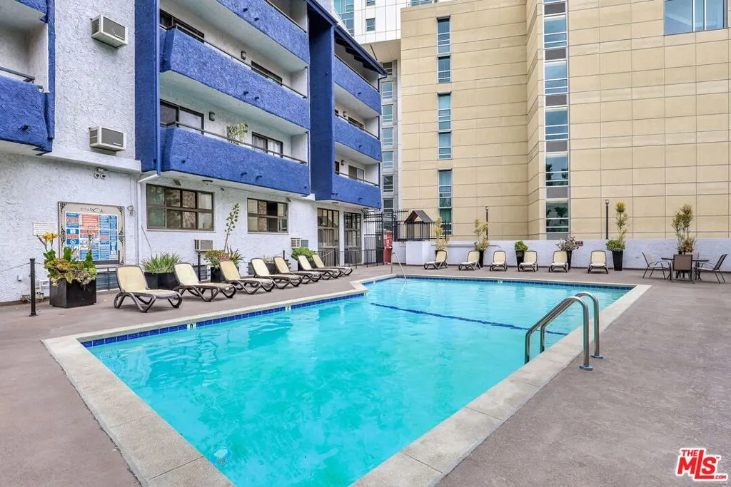 10982 Roebling Avenue 434, Los Angeles, California 90024 home-pic-21