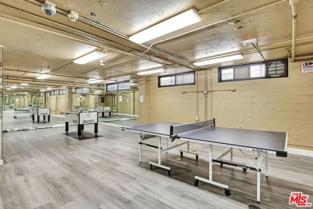 10982 Roebling Avenue 434, Los Angeles, California 90024 home-pic-23