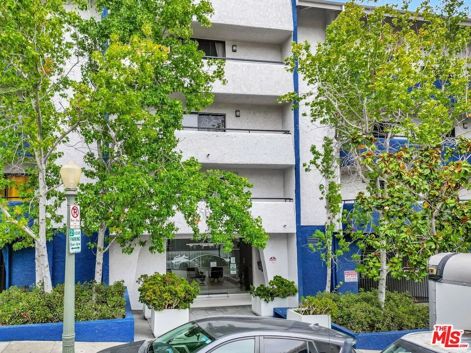 10982 Roebling Avenue 434, Los Angeles, California 90024 home-pic-42