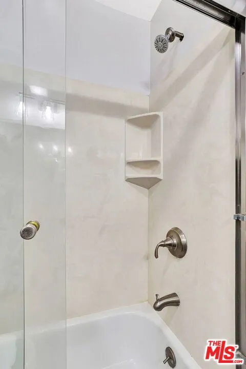 10982 Roebling Avenue 434, Los Angeles, California 90024 home-pic-14