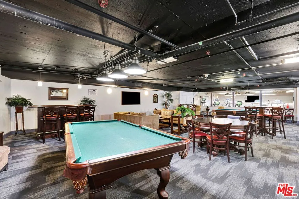 10982 Roebling Avenue 434, Los Angeles, California 90024 home-pic-26