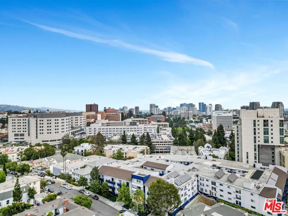10982 Roebling Avenue 434, Los Angeles, California 90024 home-pic-44