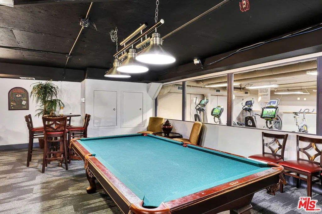 10982 Roebling Avenue 434, Los Angeles, California 90024 home-pic-25