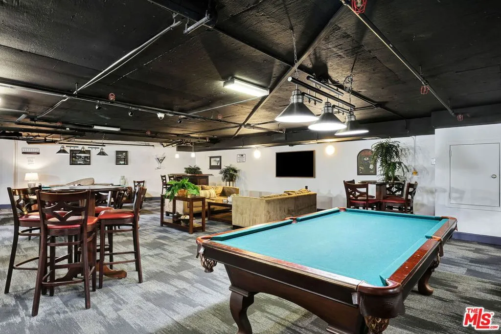 10982 Roebling Avenue 434, Los Angeles, California 90024 home-pic-28