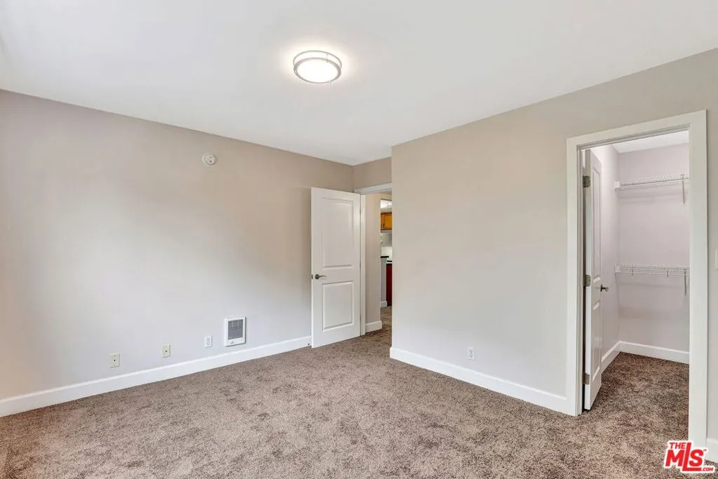 10982 Roebling Avenue 434, Los Angeles, California 90024 home-pic-17