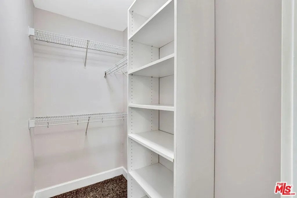 10982 Roebling Avenue 434, Los Angeles, California 90024 home-pic-18