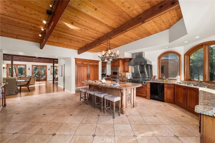 Giant kitchen for cooking and entertaining