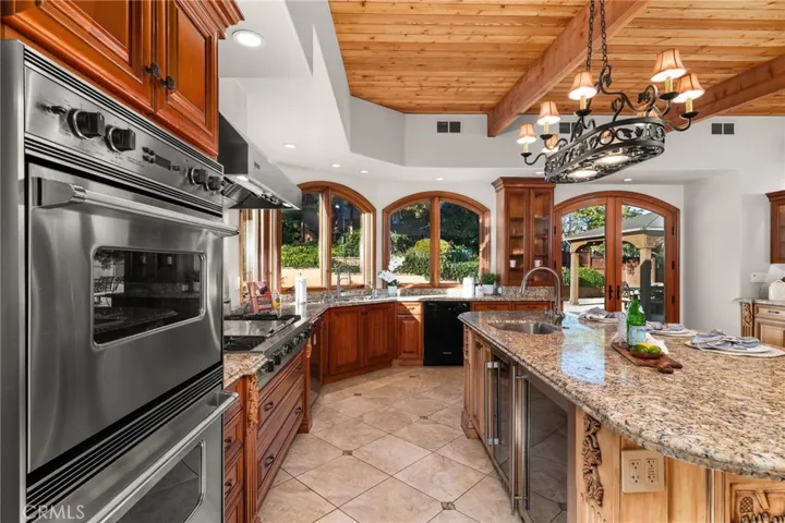 Double ovens, double dishwashers, double sinks!
