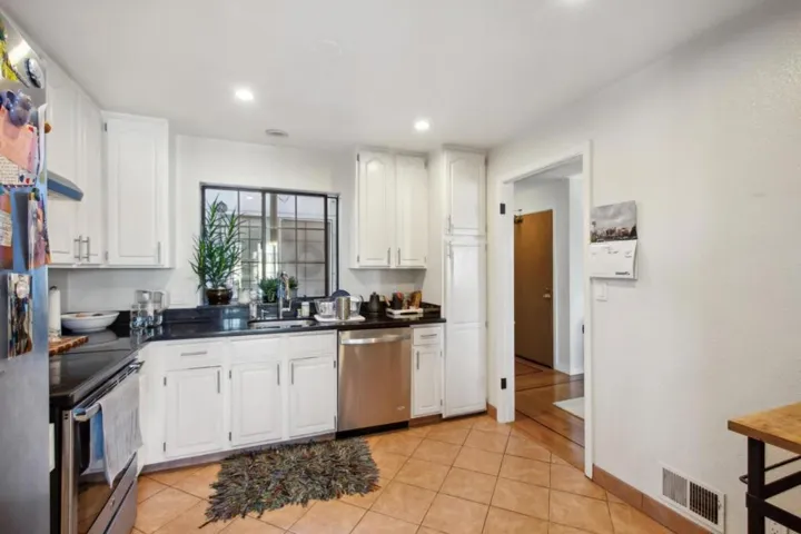 1615 Oakdale Avenue, San Francisco, California 94124
