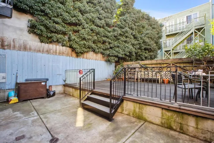 1615 Oakdale Avenue, San Francisco, California 94124