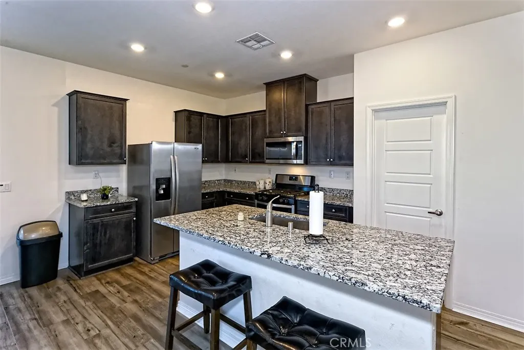 12268 Verano, Victorville, California 92392 home-pic-7