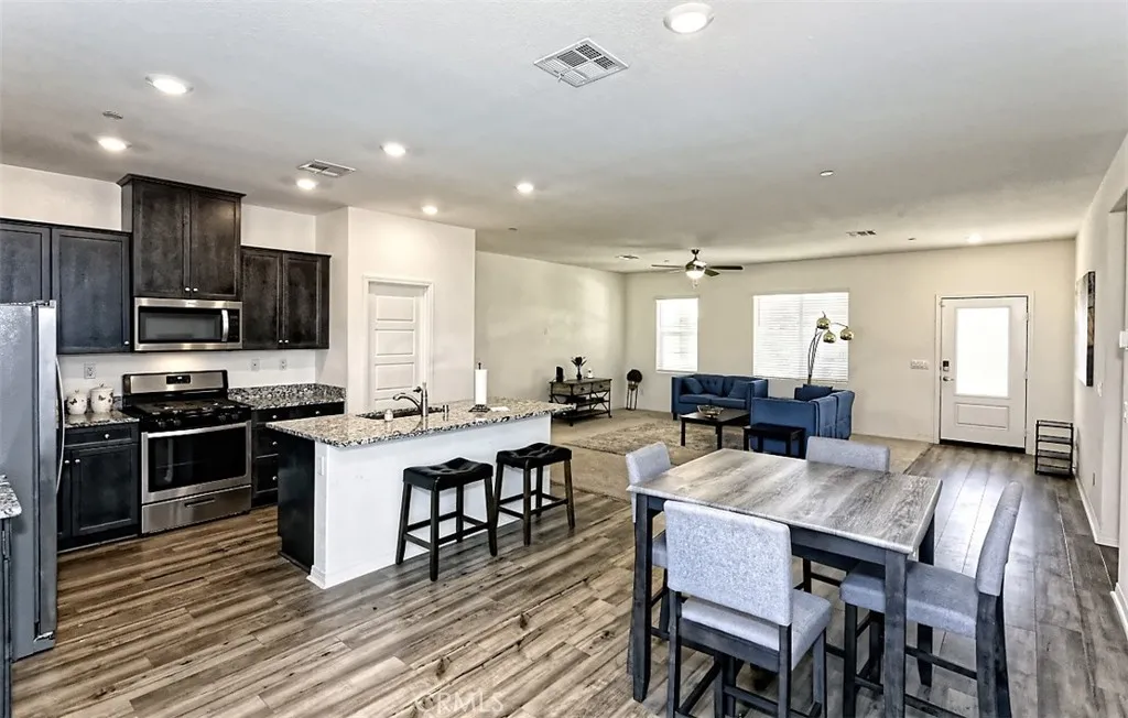 12268 Verano, Victorville, California 92392 home-pic-8