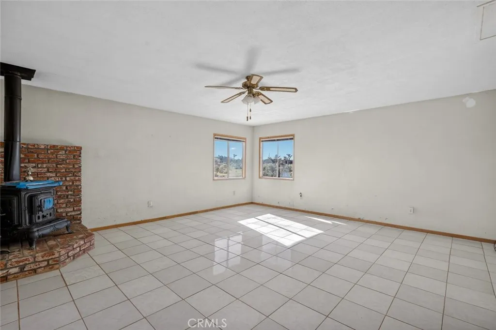 59375 Breezy, Yucca Valley, California 92284 home-pic-4