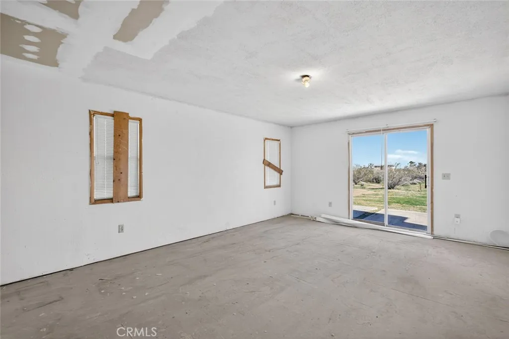 59375 Breezy, Yucca Valley, California 92284 home-pic-17